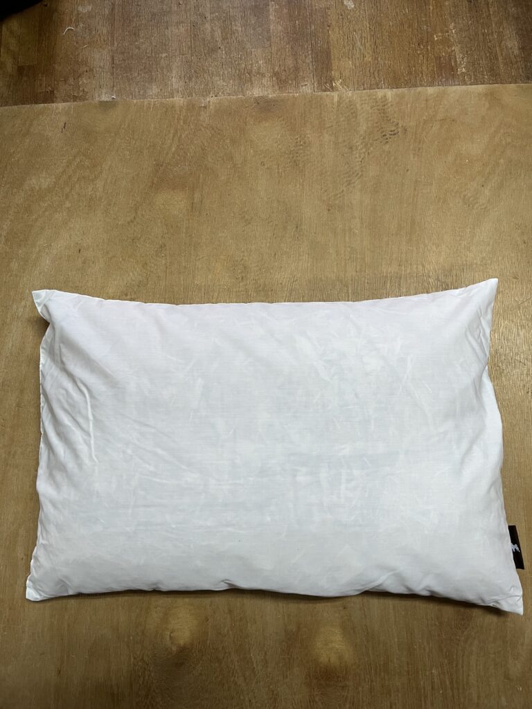 　枕　　【カバーはオプション】　製造直売　送料無料